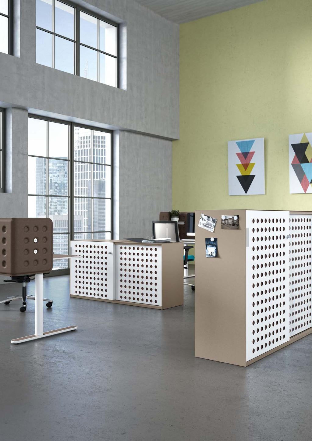 THE DEEP FREQUENCIES ARE ABSORBED, CREATING A BENEFICIAL ROOM ACOUSTIC FOR CONCENTRATED WORK. PRODUCTS: SYS side-sliding tambour, NET.WORK.PLACE stool SYS STORAGE UNITS IN A NEW INTERPRETATION.