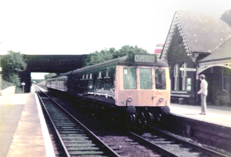 Widnes station (latterly Widnes North) in the summer of 1977. Photo by Paul Wright Central and that was Birkenhead Mollington Street MPD.