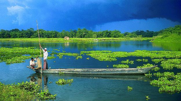 Majuli Island Mājuli or Majoli is the biggest river island in the world in the Brahmaputra River, Assam, India and also 1st island district of the country The island of Majuli is situated at a
