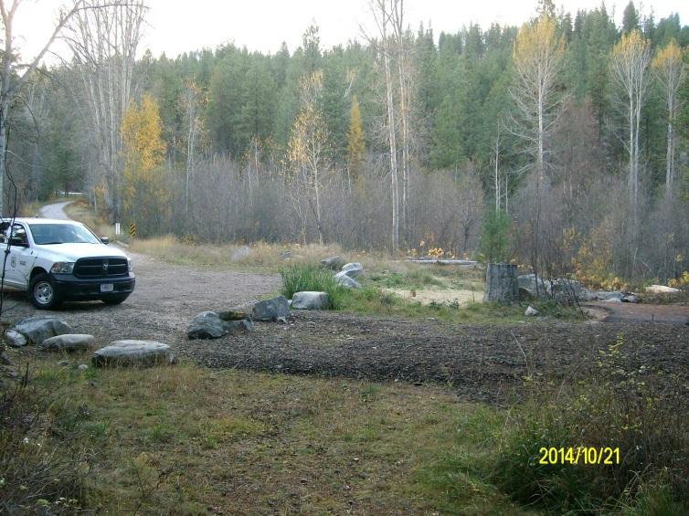 The trailhead was constructed in 2013 and consists of a small (2-3 car) parking area with rock barriers.