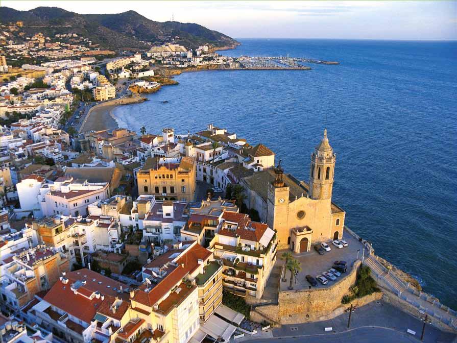 PERFECTION EXISTS A unique location. Enjoy the new Sitges.
