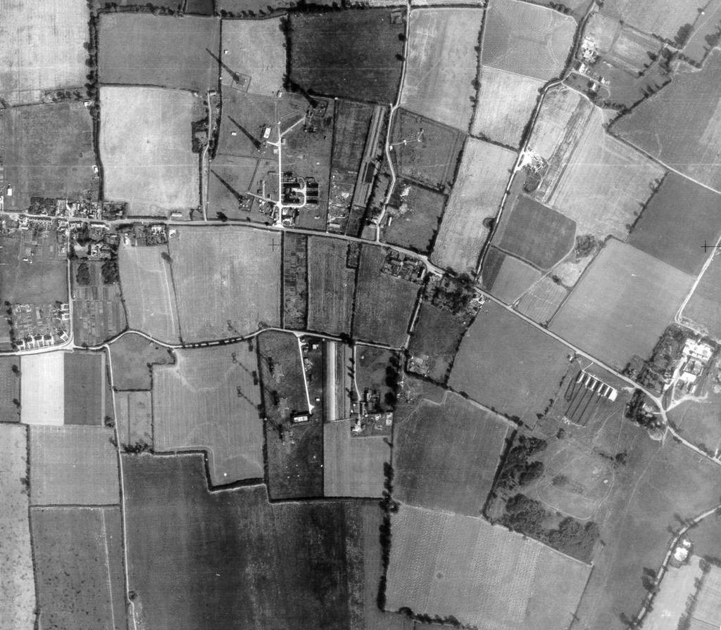 small defended localities, some of which would be occupied by the Home Guard. 3 Four roadblocks were also established in the area. 4 Fig. 1 - Canewdon radar masts, with riggers, c.1937.