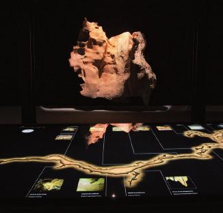 A large scale model accompanied by an audiovisual projection explains how this karst system originated and acquired its present-day form.