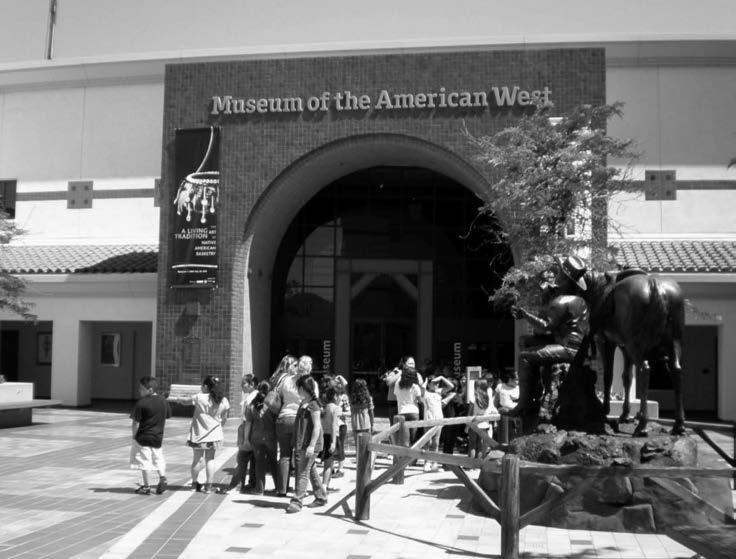 318 Хроника Традиција која живи изложба у Музеју америчког Запада III Иницијативе и предлози активности Кључ за разумевање потенцијала и значаја америчке музејске праксе и за примену одређених