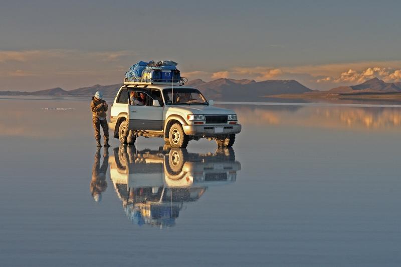 By the time you arrive in Uyuni it is late into the evening. Uyuni is the starting point for an adventurous day trip through the salt lakes of Salar de Uyuni.
