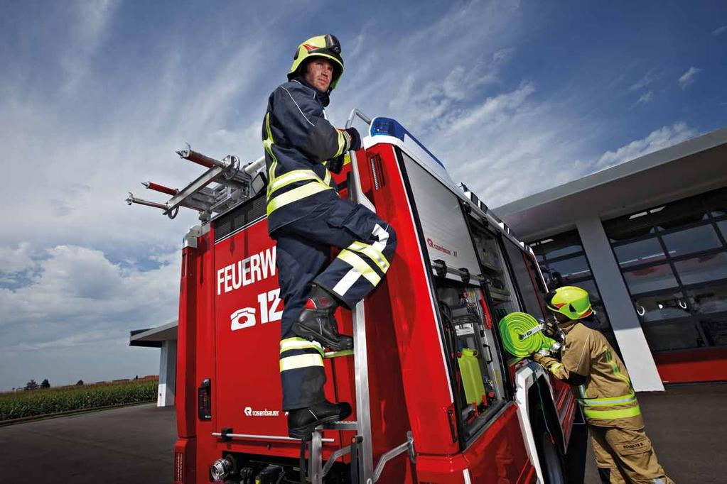 Rosenbauer FIRE MAX 3 Modern style, perfect fit. Operative staff often need to work for many hours under the most exacting of conditions.