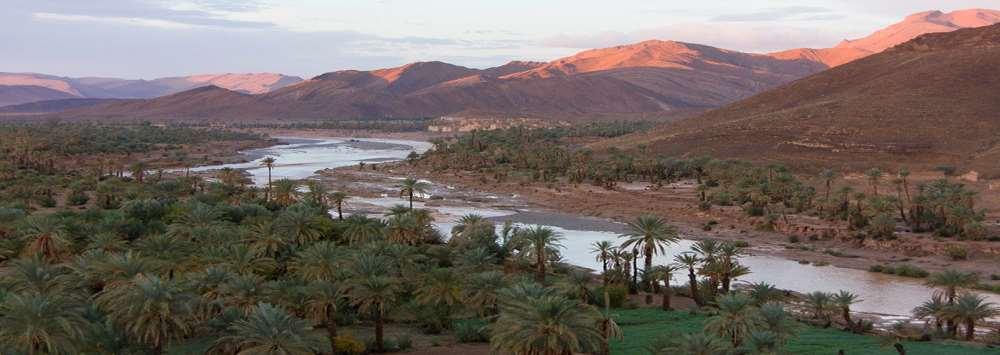 ATLAS MOUNTAINS TOUR: Private Guide The Atlas Mountains extend some 2,500km across northwestern Africa, spanning Morocco, Algeria and Tunisia, separating the Atlantic and Mediterranean coastline from