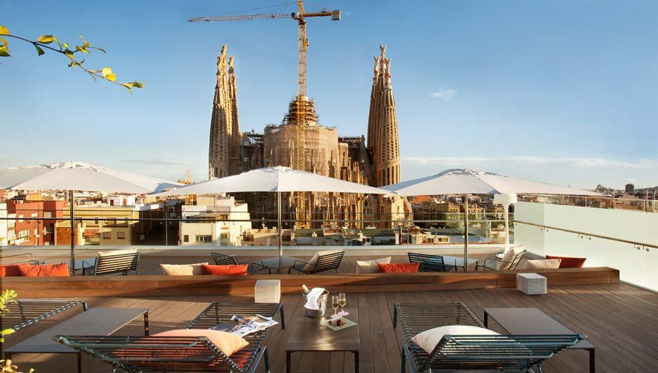 HOTEL ROSELLÓN Located in the centre of Barcelona just opposite the Sagrada Familia, the city s icon par excellence, the Ayre Hotel Rosellón retains a certain touch of charm and is