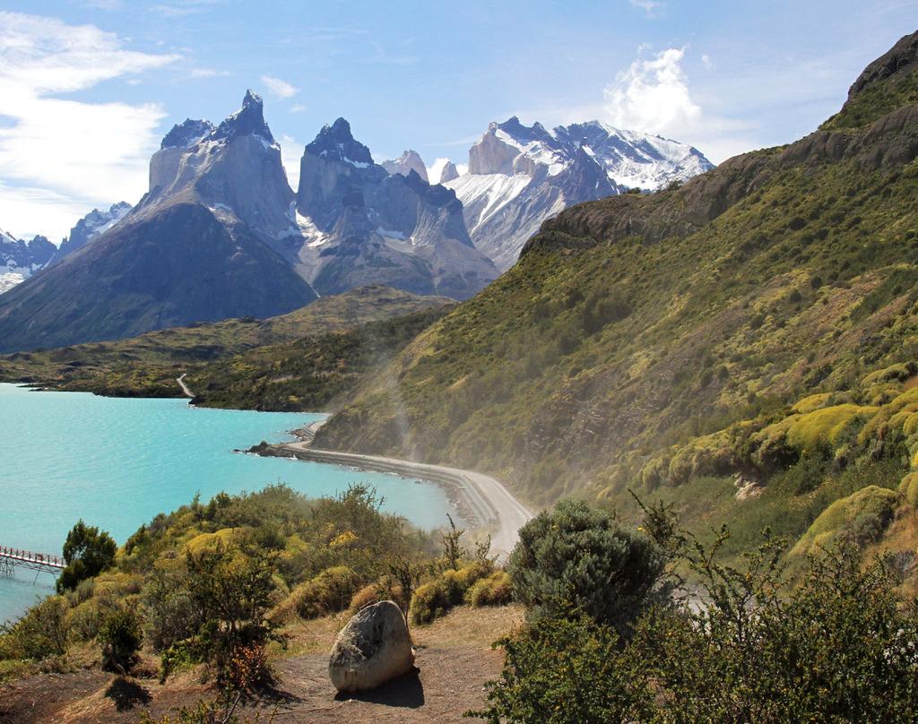 FULL DAY Torres del Paine Departures from Punta Arenas and Puerto Natales every day of the year. POGAM IMPOTANT 7:00 AM Departure from Bus-Sur Terminal, Punta Arenas, with shuttle bus. 10:15 AM App.