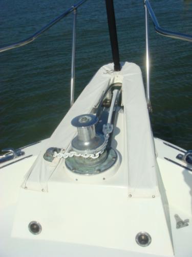 Motoryacht anchor windlass