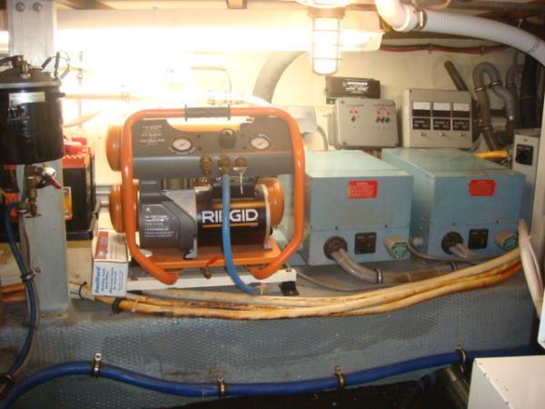 generator room starboard Hatteras 5