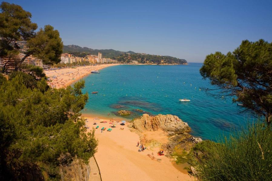 The town of Blanes is a mid size town with some splendid beaches, a yachting marina and a dynamic fishing port.
