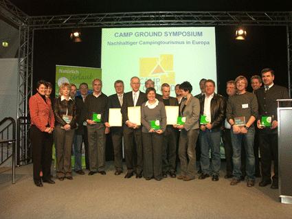Nine successful campsite owners with their Ecolabel certificates with Tanja Gönner, Environmental Minister of Baden-Württemberg and Martin Büchele, EU Commission, DG Environment Foto: Ecocamping The
