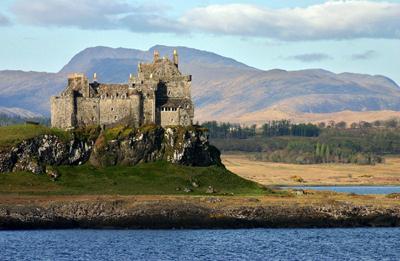 PRICES AND INCLUSIONS Included : 10 days / 9-night accommodation of your choice (B&B s or 3*) in Scotland with daily breakfasts 10 day compact car rental cat 03 Medium car type Ford Focus manual