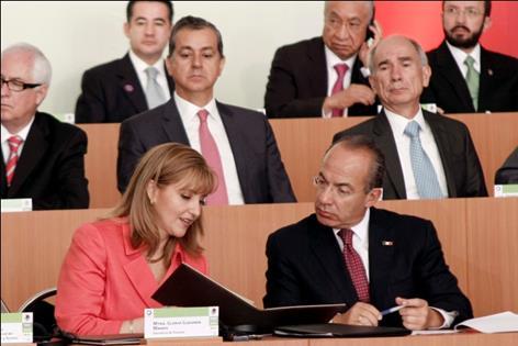 Collaboration and teamwork President Felipe Calderón