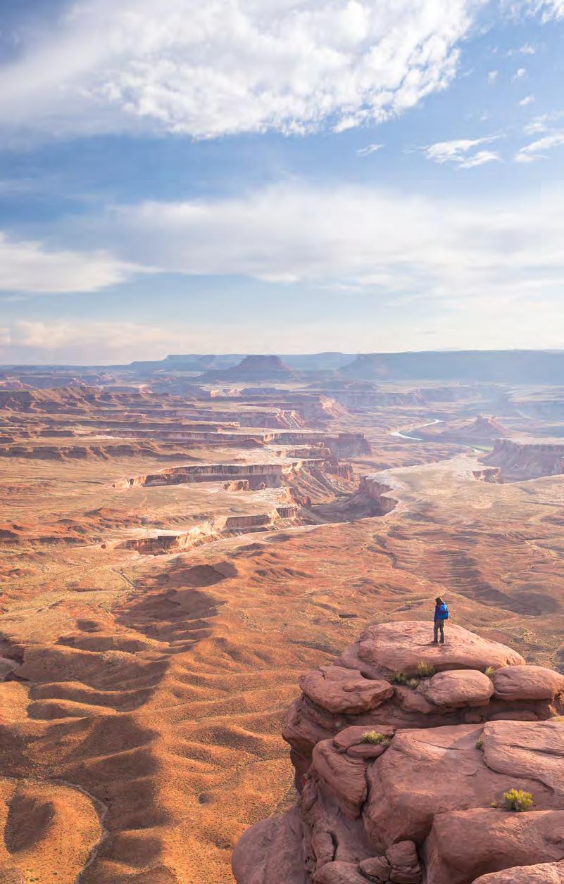 Arches & Canyonlands Here are some of our favorite things to do in these two legendary national parks. GREEN RIVER OVERLOOK IN CANYONLANDS NATIONAL PARK ARCHES 1.