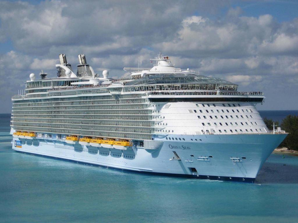 Oases of the Seas Royal Caribbean Cruises Tonnage 225.282 t gross. Length 361 m, 1,186 ft oa.