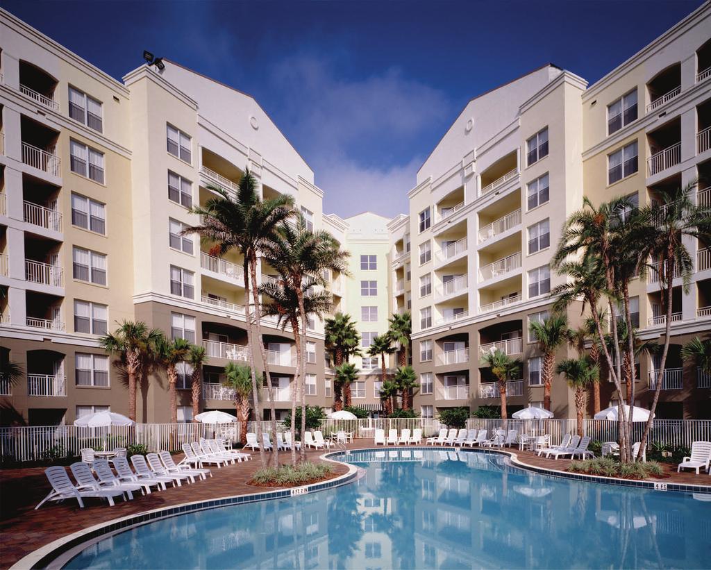 4940 Vacation Village at Parkway offers the best of Florida: your stay here puts you in the center of thrilling recreation, fabulous shopping, great entertainment, mouthwatering restaurants and
