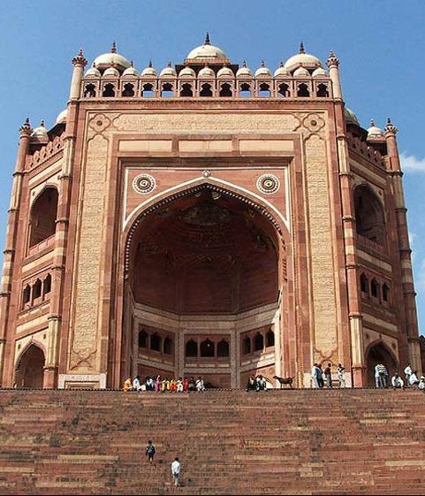 You ll stop at several UNESCO World Heritage Sites, while also enjoying guided tours of Agra and Jaipur, with time for shopping and sightseeing along the way.