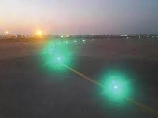white, and within 600m of the end of the runway the edge lights are yellow. Taxiway Centreline Lights Taxiway centreline lights are green.
