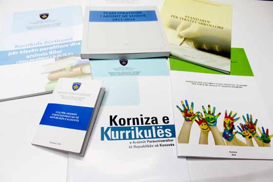 3. Edukimi gjithëpërfshirës në Kosovë Në Kosovë janë hedhë hapat të rëndësishëm drejt hapjes së shkollave të rregullta si për fëmijët me nevoja të veçanta ashtu edhe për fëmijë të tjerë, mirëpo ky