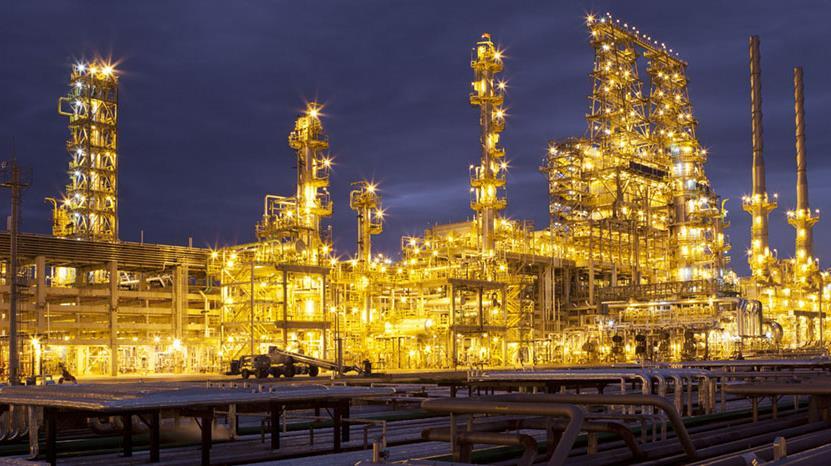 ECONOMY Petrochemical Hub Abreu e Lima Refinery US$ 11,3 billion 230,000 barrels of oil/day