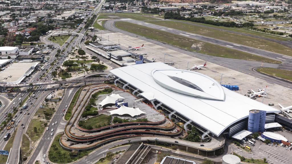 INFRASTRUCTURE Recife International Airport Installed capacity of 16.5 million passengers/year.