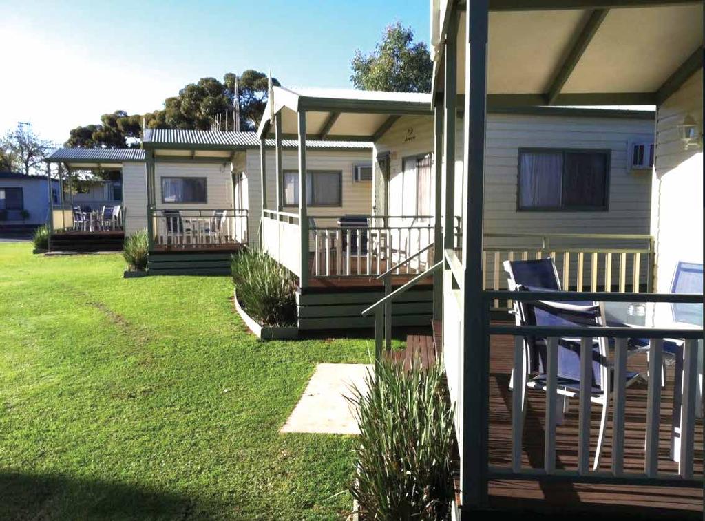 Whether you want to sleep by the Murray River or be within walking distance from the centre of town, Swan Hill offers a wide range of accommodation options.