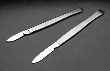 Solid scalpels These one-piece stainless steel scalpels with polished blades are reusable, and can be resharpened by the user.