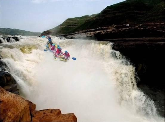 yourself in the great Yellow River falls to surf, how thrilling it is!