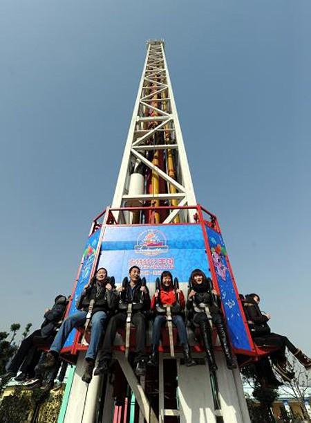 (Section A) China A) China 9. Launch Tower: Launch Tower is also called "upright roller coaster".