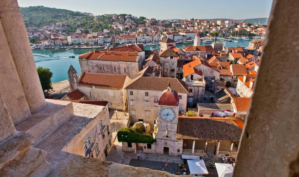TROGIR SPLIT S/S TOUR IN TROGIR WITH ESG INCLUDED ENTRANCES: Trogir is a remarkable example of urban continuity.