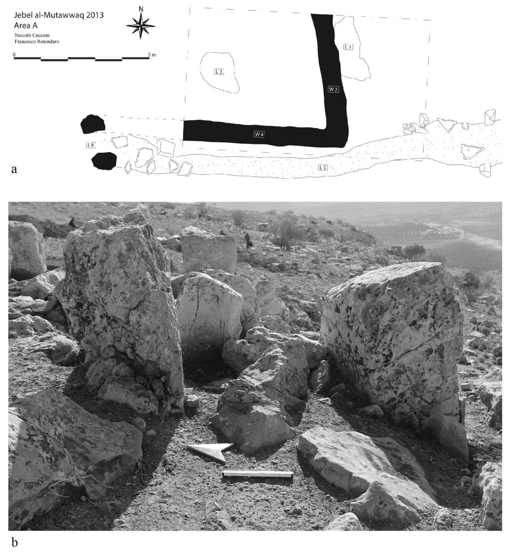 1638 Polcaro Muñiz Alvarez Fig. 4. a. Plan of Area A, excavated in 2013. b. The Southeastern settlement door, from West. from the land of the dead.