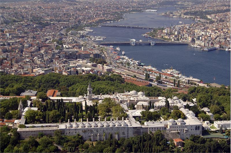 VI. City Tour on April 19 (Sunday) a. Topkapı Palace (Group Visit) Map Coordinates: 41 00'39.3"N 28 58'57.1"E Google Maps Coordinates: 41.010908, 28.