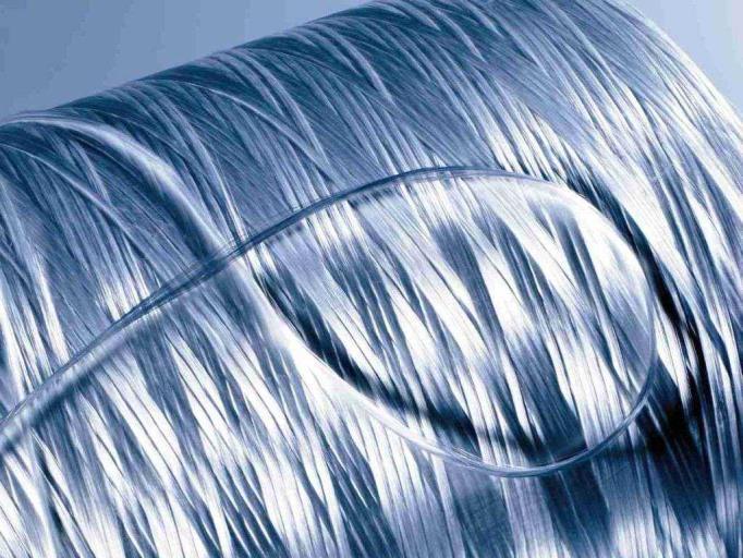 Dyneema HMPE fiber for offshore Dyneema, the world s strongest fiber tm Lowest weight rope for a given break strength Diameter for diameter exchange of wire rope possible Low stretch, 2-2.