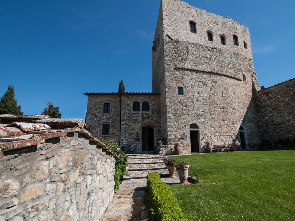 CASTLE IN THE BEST LOCATION OF CHIANTI SHIRE, WITH AC,