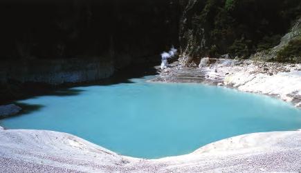 Awesome geothermal experiences including Frying Pan Lake, the worlds largest hot spring; huge Inferno Crater following a