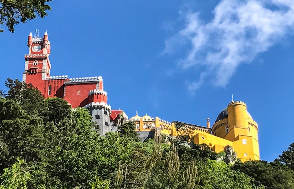 PORTUGAL: HIKING AND CULTURE SEPTEMBER 28 - OCTOBER 6, 2019 TRIP SUMMARY HIGHLIGHTS Hiking through a myriad of cinematic landscapes, from white sand beaches and thick forests, to limestone cliffs and