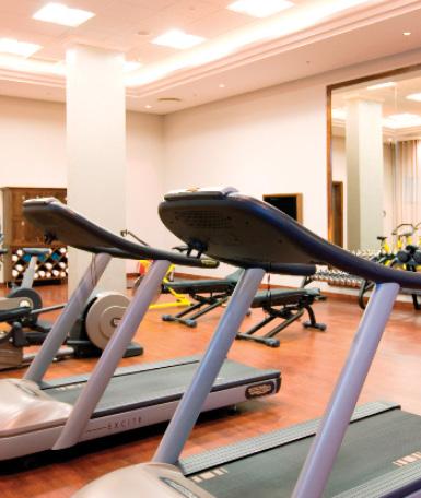 Nearby facilities/ attractions Hotel services and facilities Fitness centre Pool Free highspeed 0MB WiFi per room, per day Rewards cardholders get 1GiG free WiFi per room per day Other