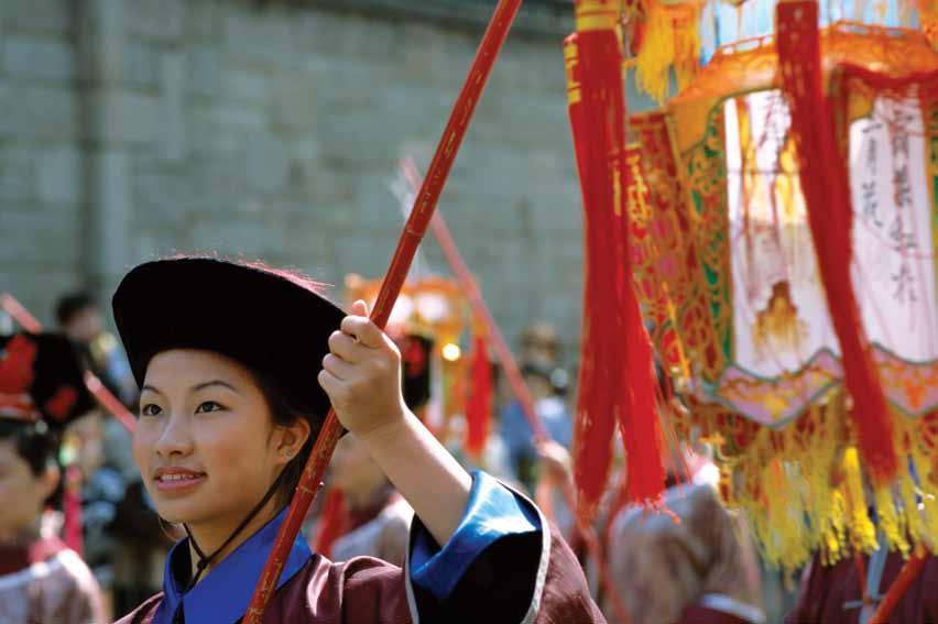 Programs at a glance China & Yangtze River Tours Enjoy the history, culture and cuisine of China on tours that visit cities of historical importance.