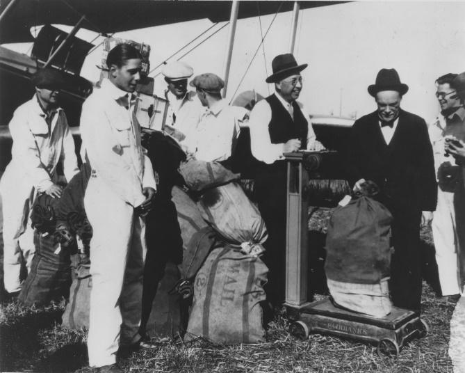 Some planes were sold to airmail contractors, while others were transferred to interested government departments. By September 1, 1927, all airmail was carried under contract.