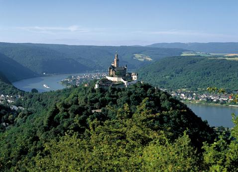 Rhine Getawa 2017 Amsterdam to Basel 1-800-207-7286 8 Days 6 Guided Tours 4 Countries Learn more at http://www.vrc-ca.com/rhine Overlook the Rhine from Germany s best preserved medieval castle.