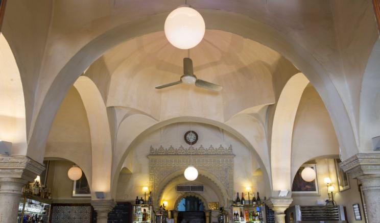 4 Arab baths (Giralda bar on Mateos Gago Street) There are some preserved remains of a Muslim Bath, and two of its rooms, one of them with a square base covered by an octagonal dome