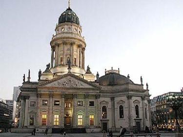 - 5 - Option A: Berlin City Tour Day 4: Berlin (Warnemunde) Germany (No Lunch) (Cruise Line Price: USD$319/person) Disembark the ship and take the 2.5 hours motor coach ride to Berlin.