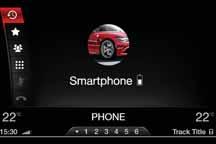 Zvuk mobilnog telefona se prenosi putem audio uređaja u vozilu: sistem automatski deaktivira zvuk radija u vozilu prilikom korišćenja funkcije PHONE dok se mikrofoni (glasovne komande) nalaze blizu