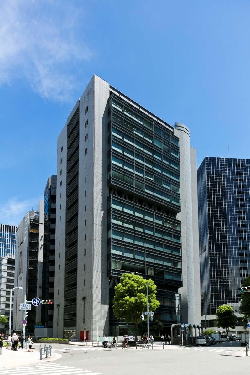 Acquisition in the 28th Period(Osaka) Umeda Square Building < Exterior> <Map> Property Summary (as of April 1, 2015) Location: 12-17, 1 Chome, Umeda,