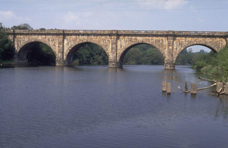 Right: Lune Aqueduct, Lancaster Canal, a grade I listed building in AIP condition grade D