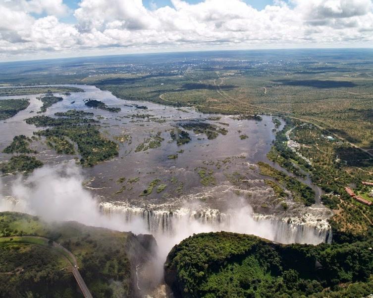 Page 18 of 28 3 Day Victoria Falls Tour PRICE $858.00 Day 1: Victoria Falls, Zimbabwe Today you ll head to Victoria Falls, Zimbabwe.