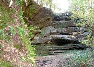 Pittsburgh Post-Gazette The gorges of Mohican Park in Ohio create a hiker's paradise Sunday, May 22, 2011 By Bob Downing, Akron Beacon Journal Bob Downing Big Lyons Falls drops 80 feet into a shady