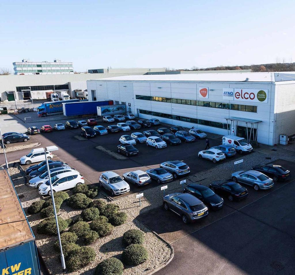 INVESTMENT SUMMARY SUMMARY Modern distribution warehouse unit built in 2003 forming part of a purpose built estate of 4 units. The unit measures approximately 41,396 sq ft (3,845.79 sq m) GIA.